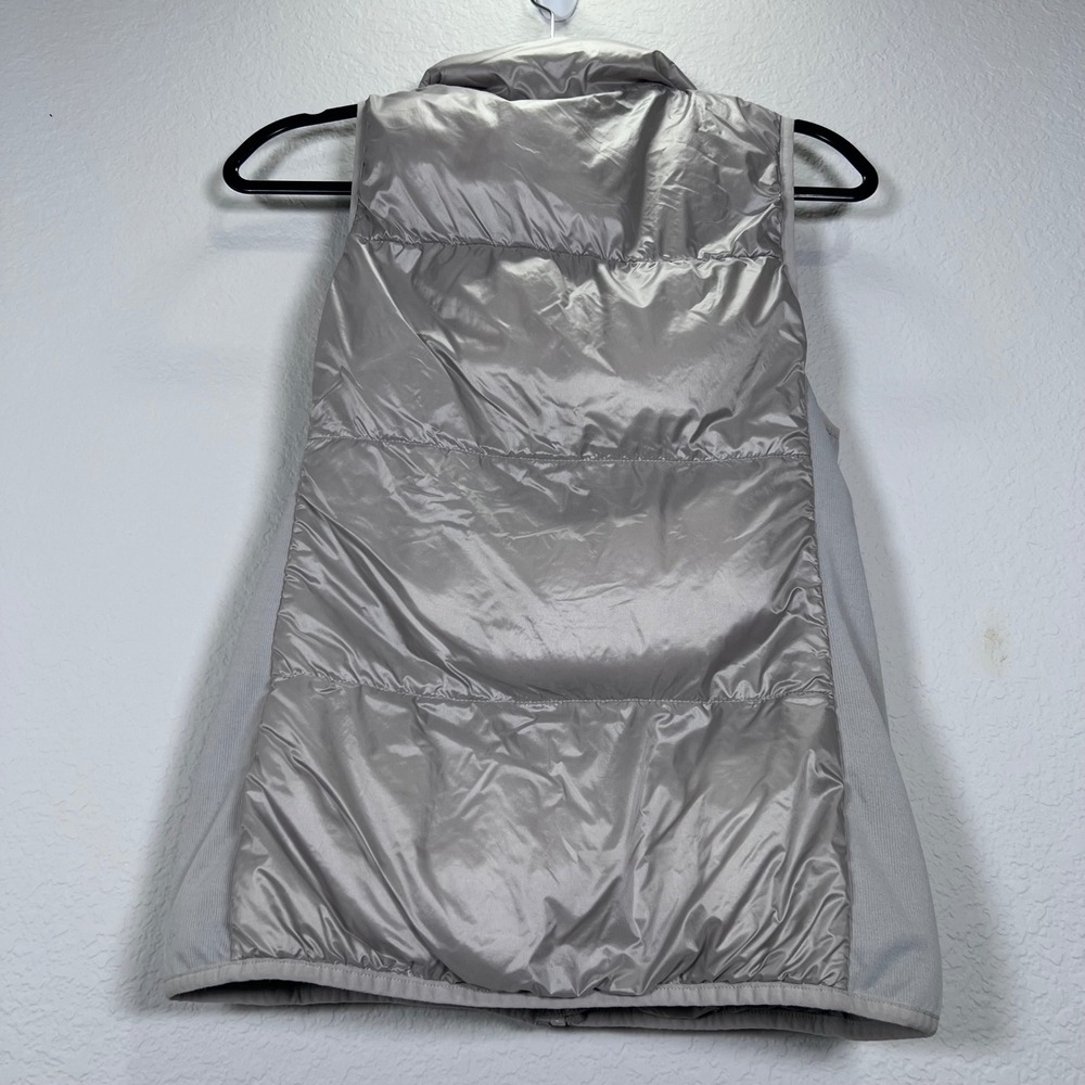 Fabletics Puffer Vest Lightweight Quilted Full Zip Sleeveless Layer size small - Picture 8 of 8
